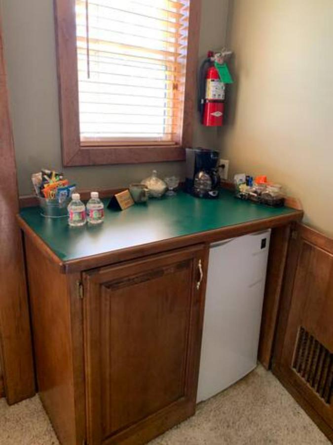 Dickey House Bed And Breakfast Marshfield エクステリア 写真