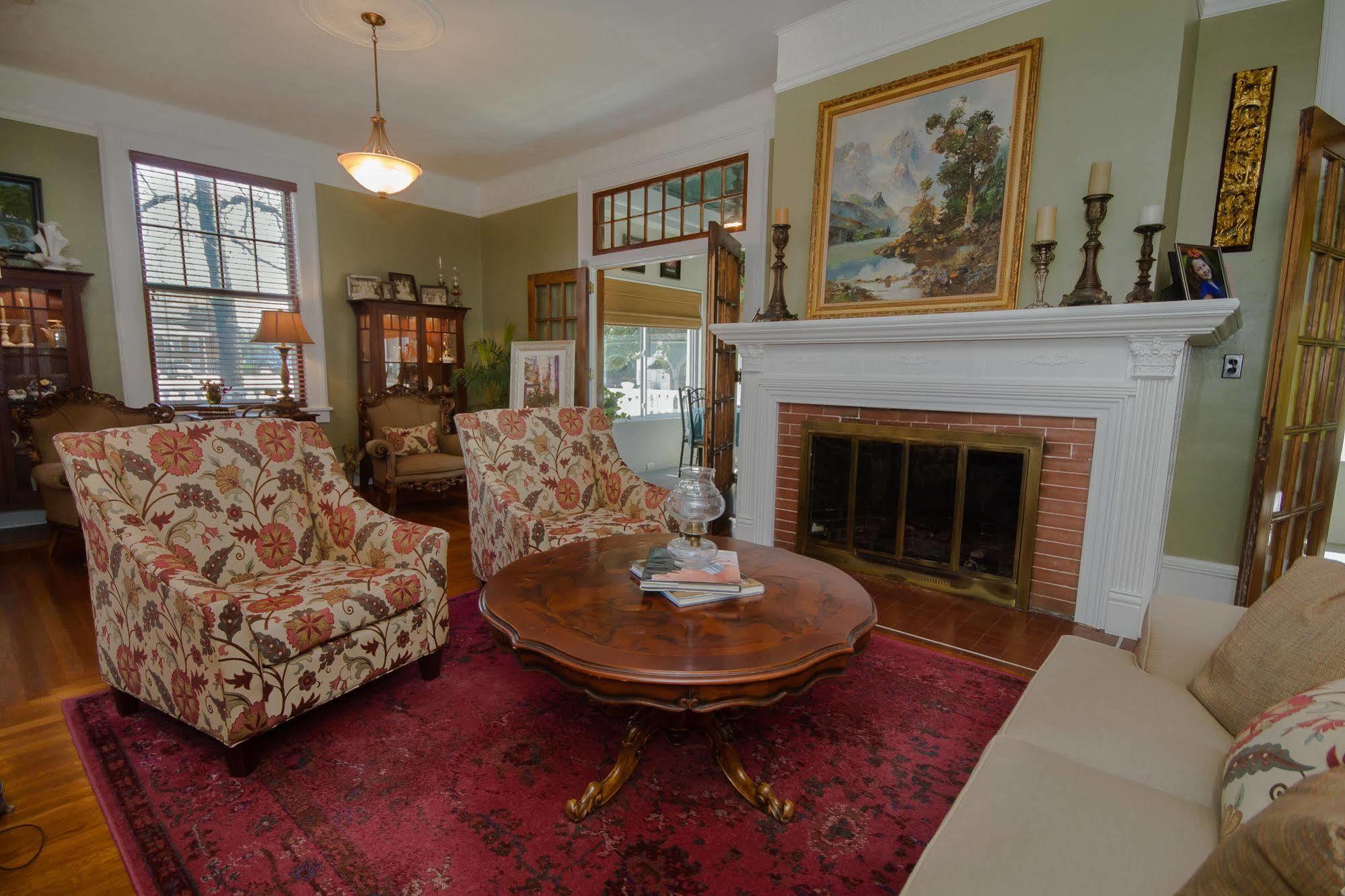 Dickey House Bed And Breakfast Marshfield エクステリア 写真